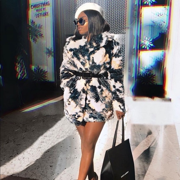 Jackets & Blazers - 🖤Yvonne Longline Collar Vegan Faux Fur Coat🖤